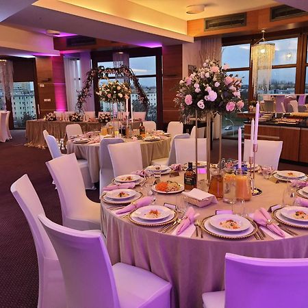 Vestil Hotel Piotrkow Trybunalski Ngoại thất bức ảnh