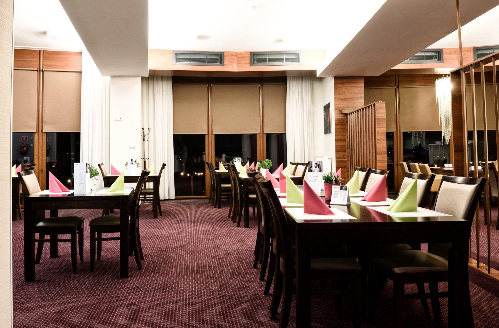 Vestil Hotel Piotrkow Trybunalski Ngoại thất bức ảnh