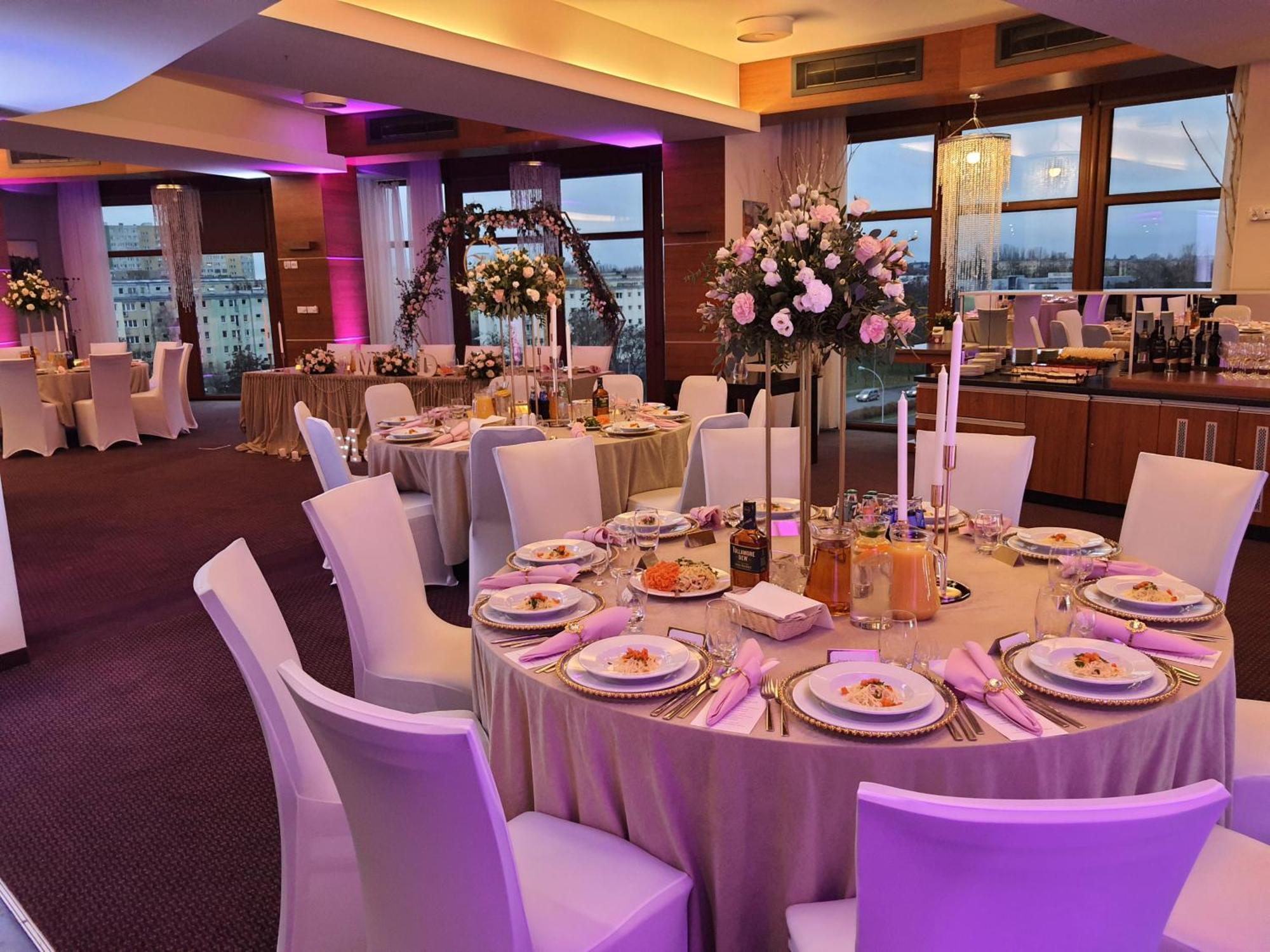 Vestil Hotel Piotrkow Trybunalski Ngoại thất bức ảnh