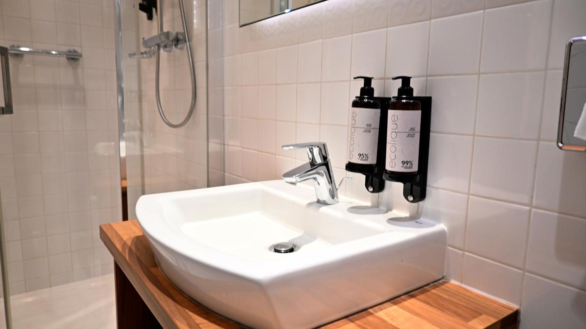 Vestil Hotel Piotrkow Trybunalski Ngoại thất bức ảnh