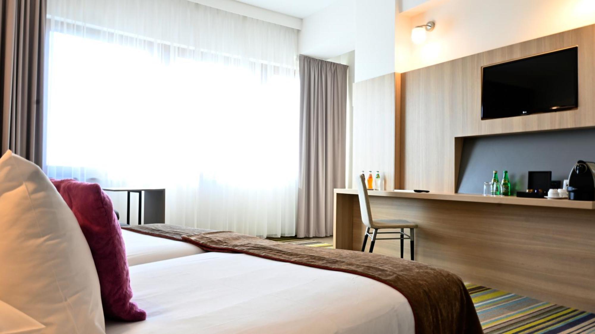 Vestil Hotel Piotrkow Trybunalski Ngoại thất bức ảnh