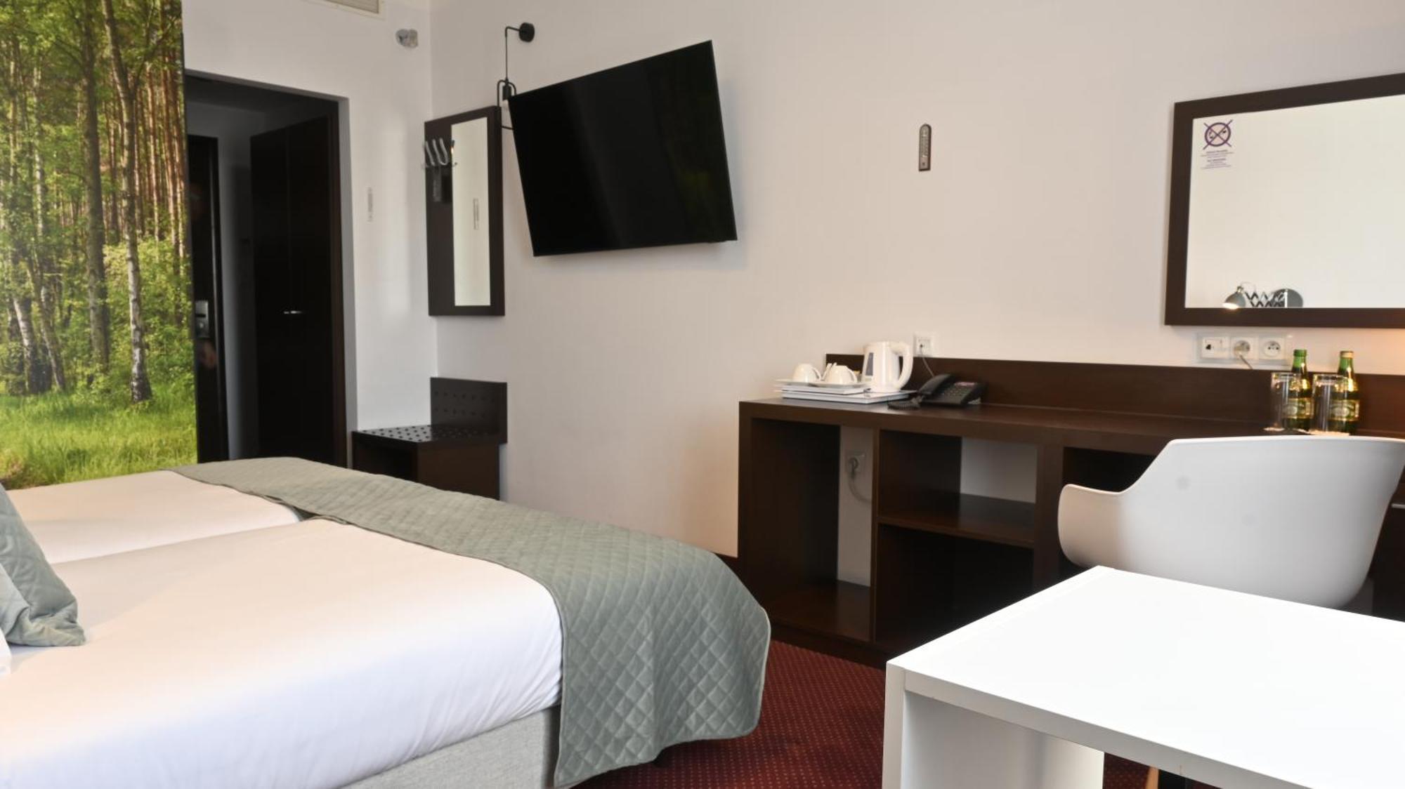 Vestil Hotel Piotrkow Trybunalski Ngoại thất bức ảnh