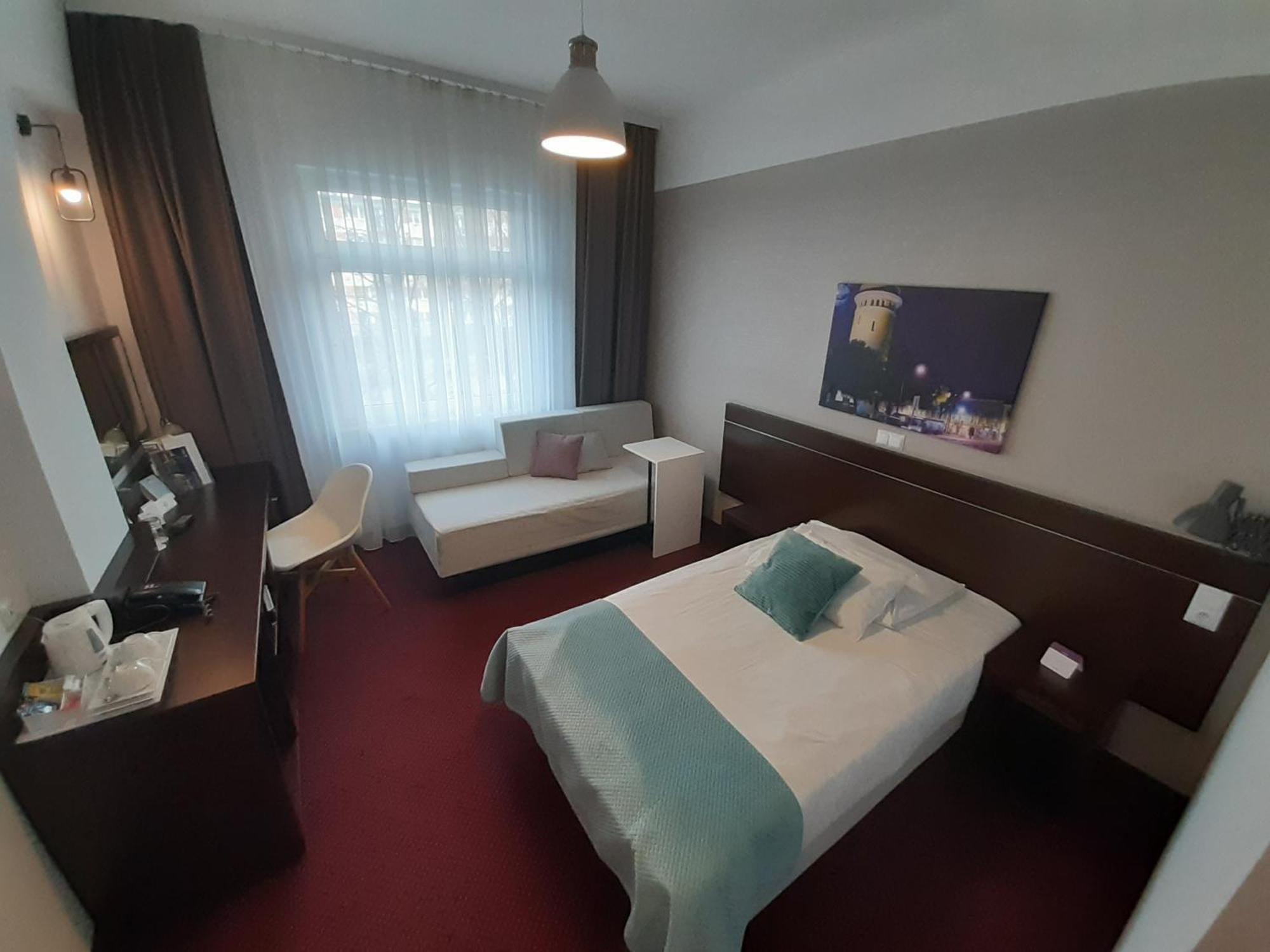 Vestil Hotel Piotrkow Trybunalski Ngoại thất bức ảnh