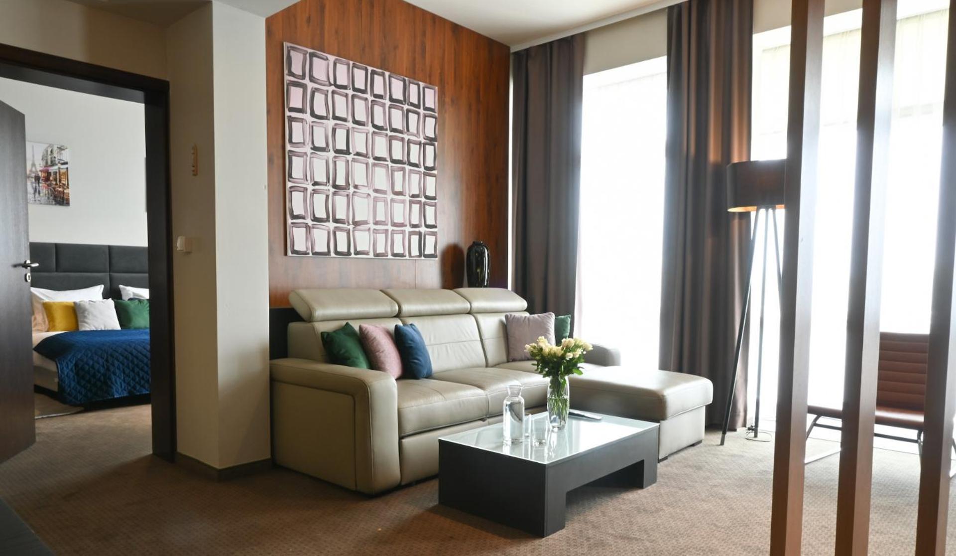 Vestil Hotel Piotrkow Trybunalski Ngoại thất bức ảnh